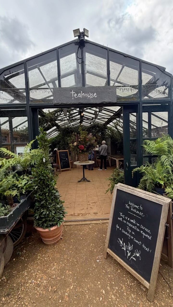 Ending our London trendspotting on a beautiful note at one of our favorite stops - Petershams in Richmond! 💜 #trendforecasting #sphereandnow #designtrends #futuretrends #london